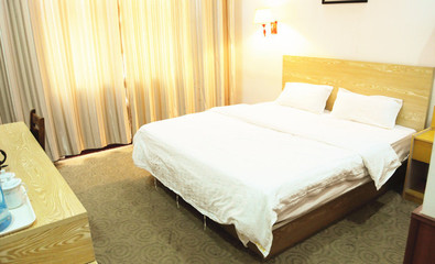 【盛阳机械宾馆团购】盛阳机械宾馆豪华大床房团购优惠券(图)-美团网